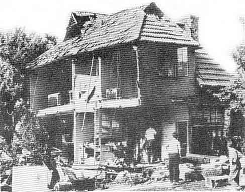 Photo d'une maison endommagée